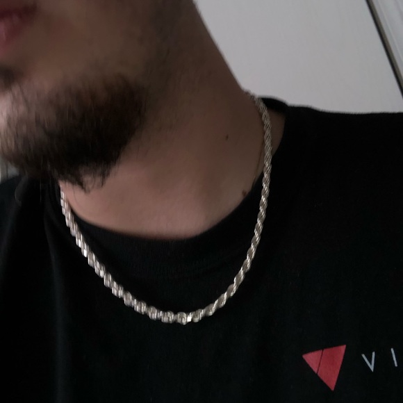 Chain - Picture 2 of 2